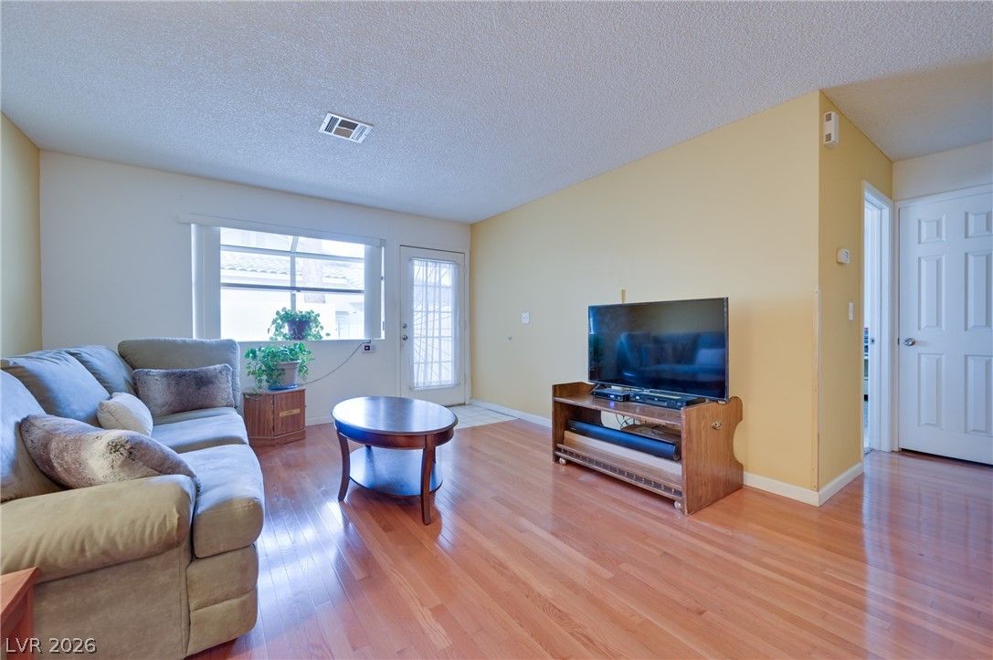 2032 Bavington Drive B — photo 2 of 40