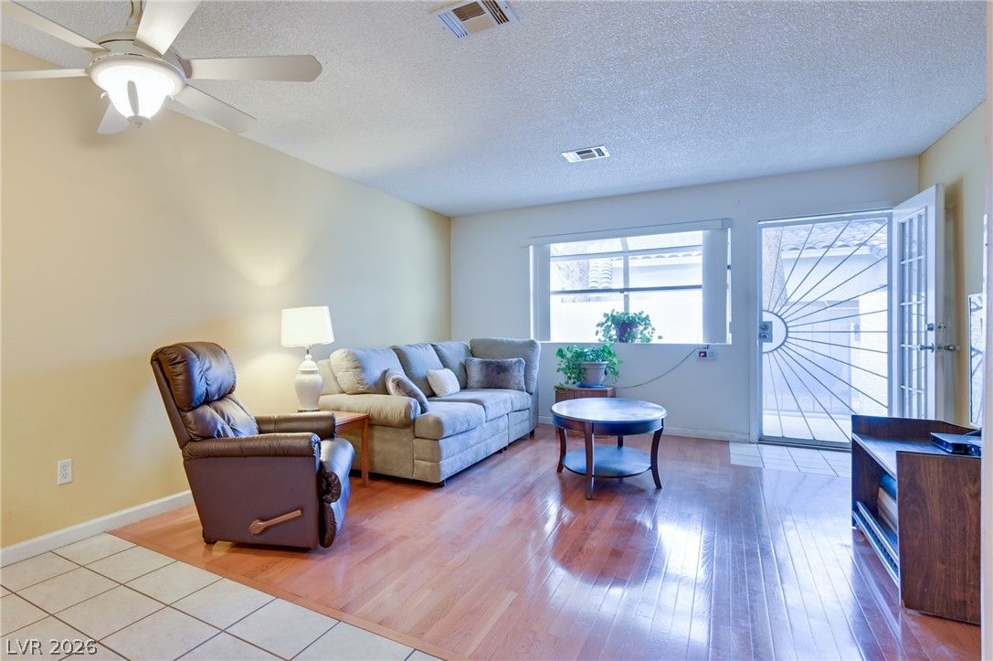 2032 Bavington Drive B — photo 4 of 40