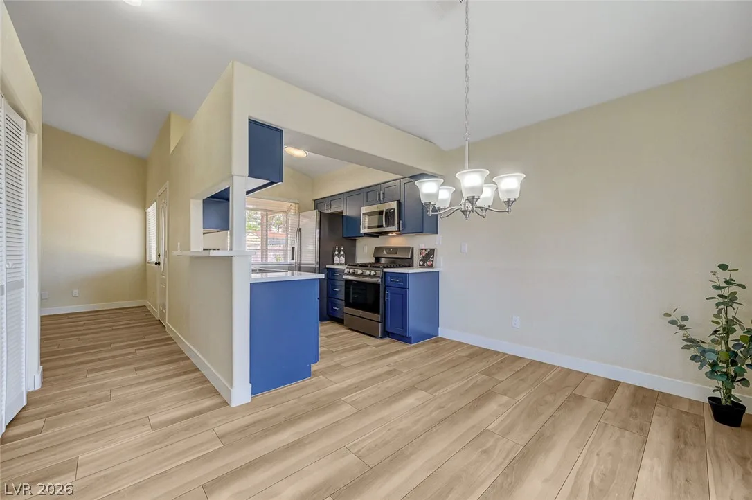 1632 North Torrey Pines Drive 101 — photo 5