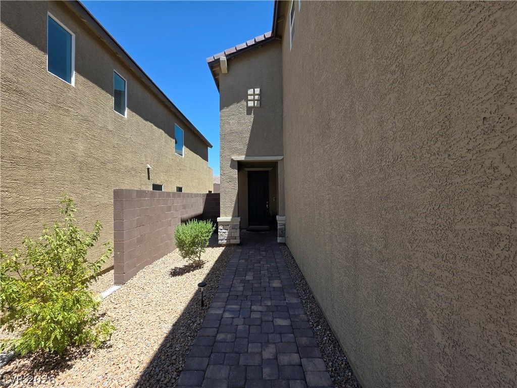 2990 Overlook Brook Street — photo 3