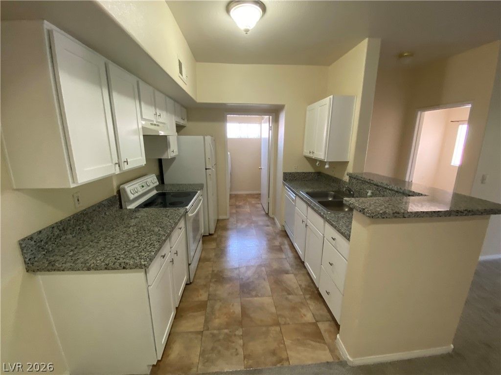 2615 West Gary Avenue 2033 — photo 5