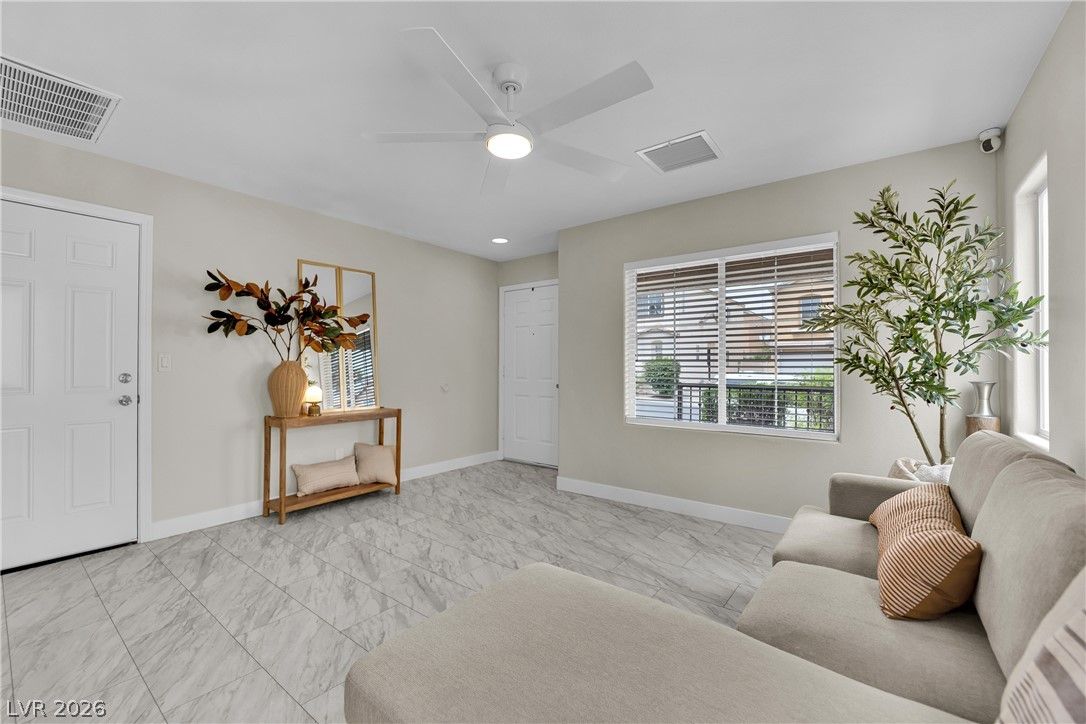 9473 Milkweed Canyon Avenue — photo 5
