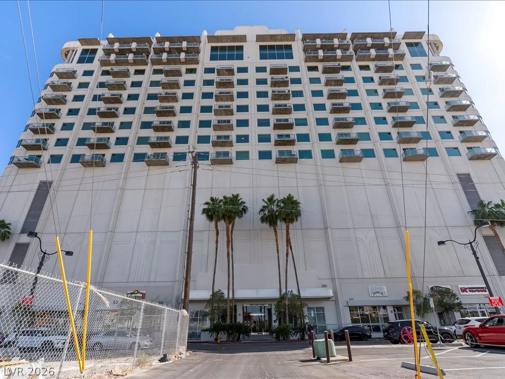 900 Las Vegas Boulevard 814 — photo 4