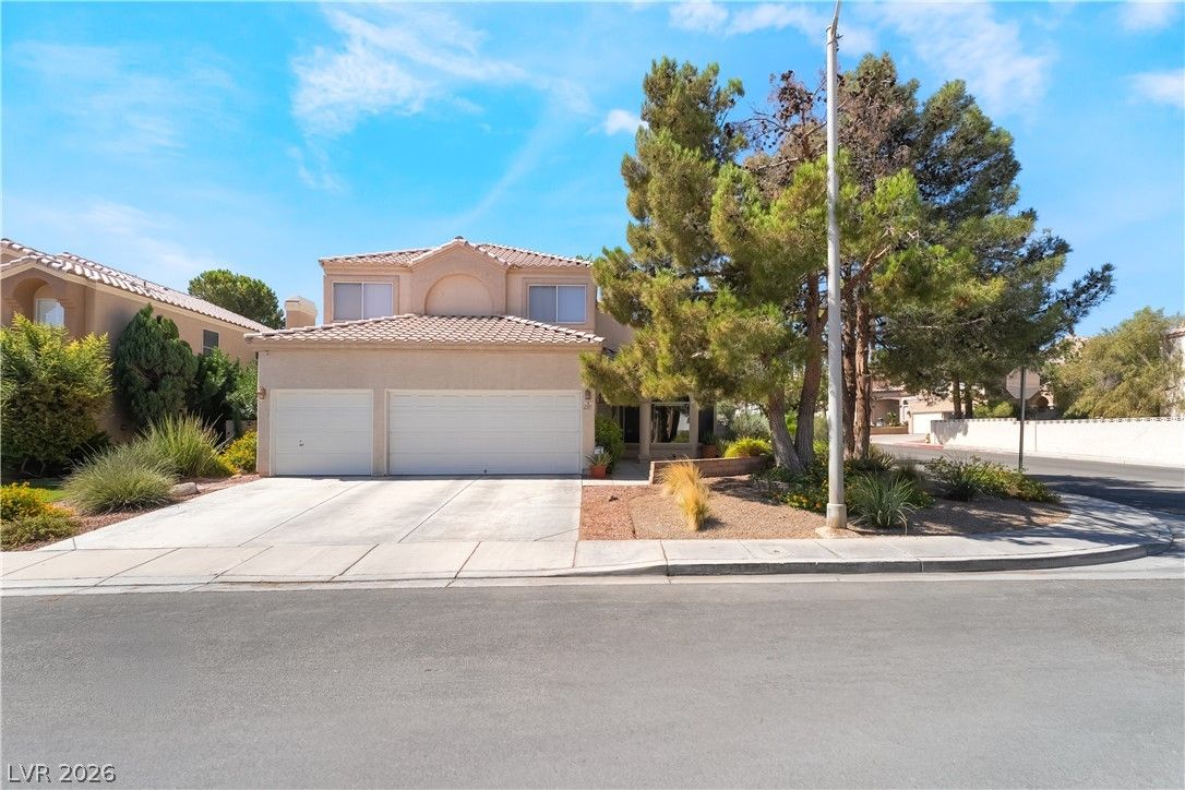 2105 Club Meadows Drive — photo 2