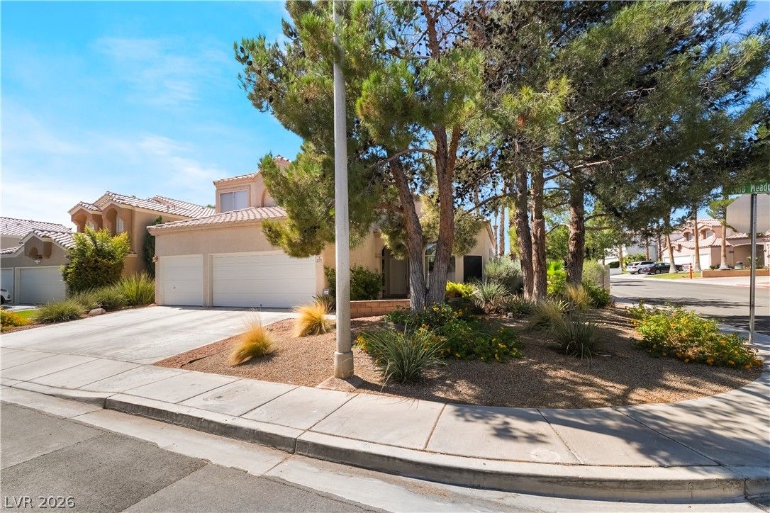 2105 Club Meadows Drive — photo 4