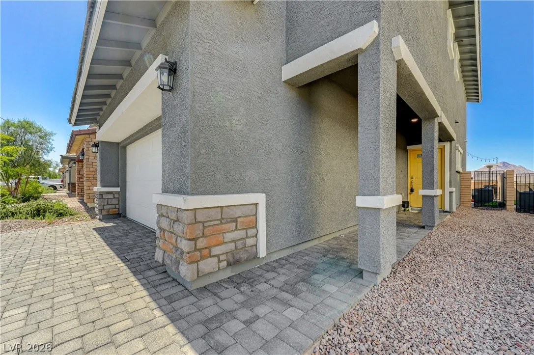 386 Larksong Avenue — photo 4