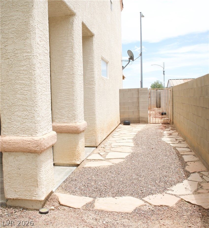 7804 Picnic Street — photo 3 of 25