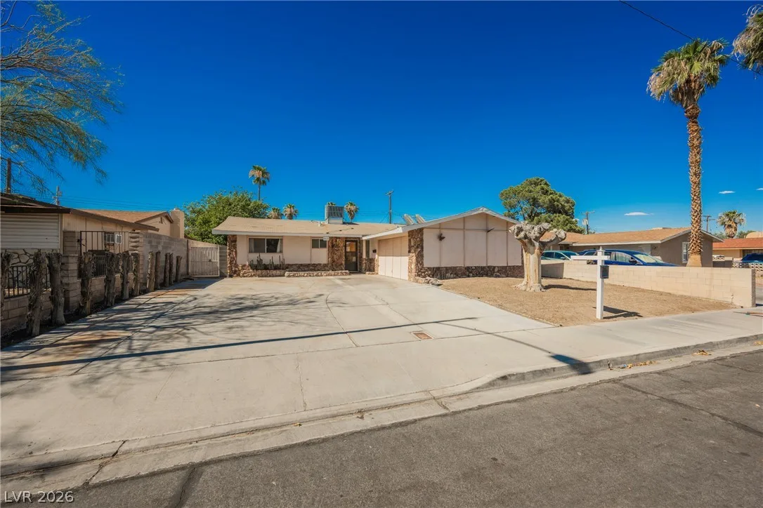 5820 Carmen Boulevard — photo 3