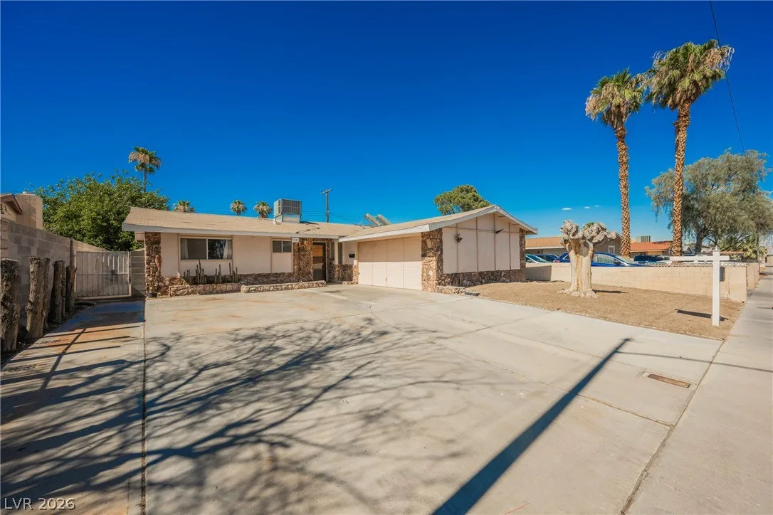 5820 Carmen Boulevard — photo 4