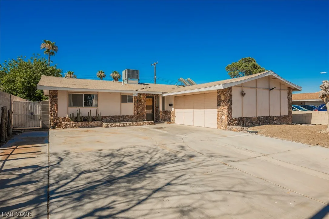 5820 Carmen Boulevard — photo 5