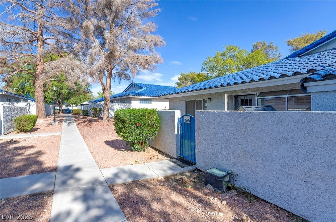 2140 Willowbury Drive C — photo 2
