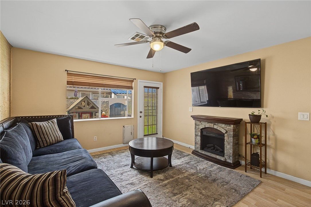2140 Willowbury Drive C — photo 5