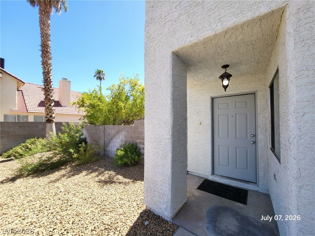 3305 Hyannis Circle — photo 2