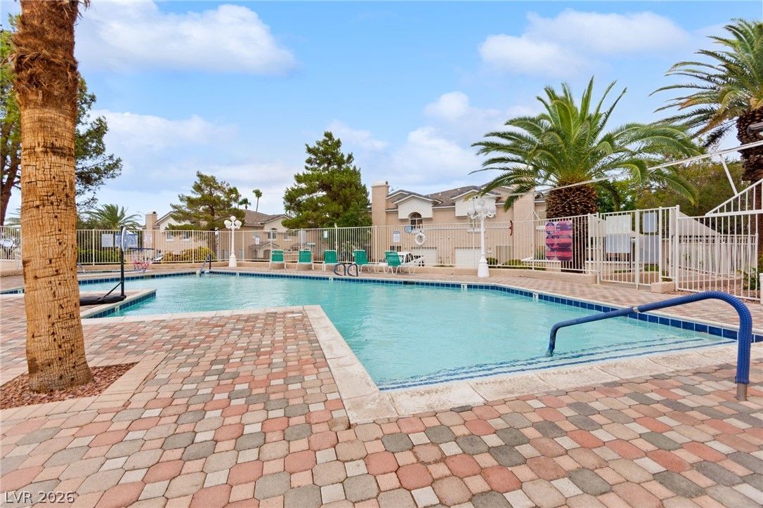903 Twinkling Sky Avenue — photo 2