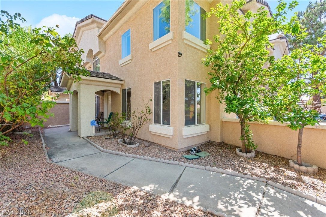 903 Twinkling Sky Avenue — photo 3