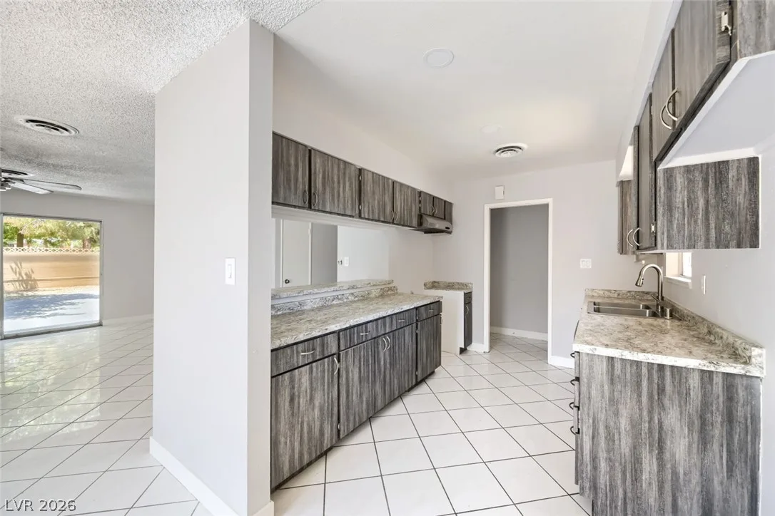 2024 Collins Avenue — photo 4