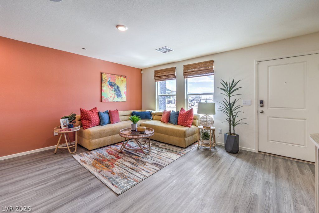 7388 Philip Cove Street — photo 4 of 33