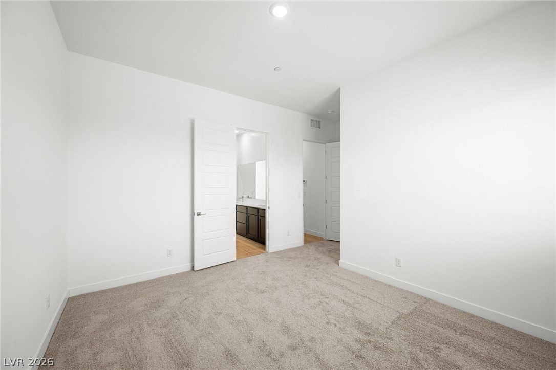9281 Natalia Peak Avenue — photo 3