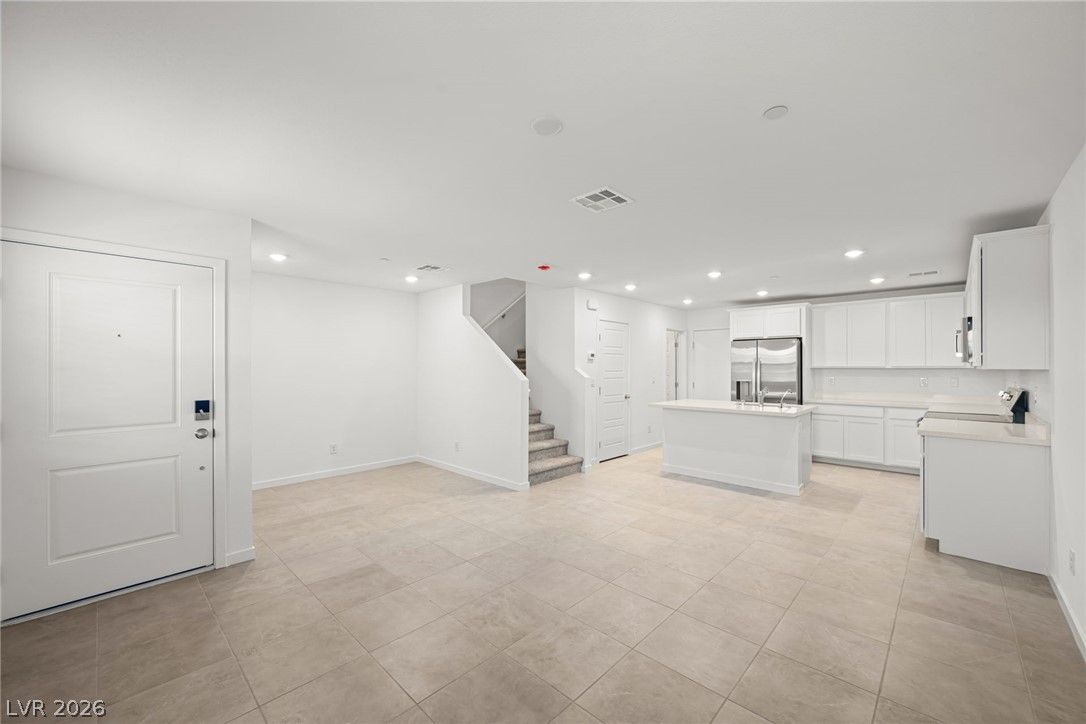 178 Stardust Grove Avenue — photo 2 of 20