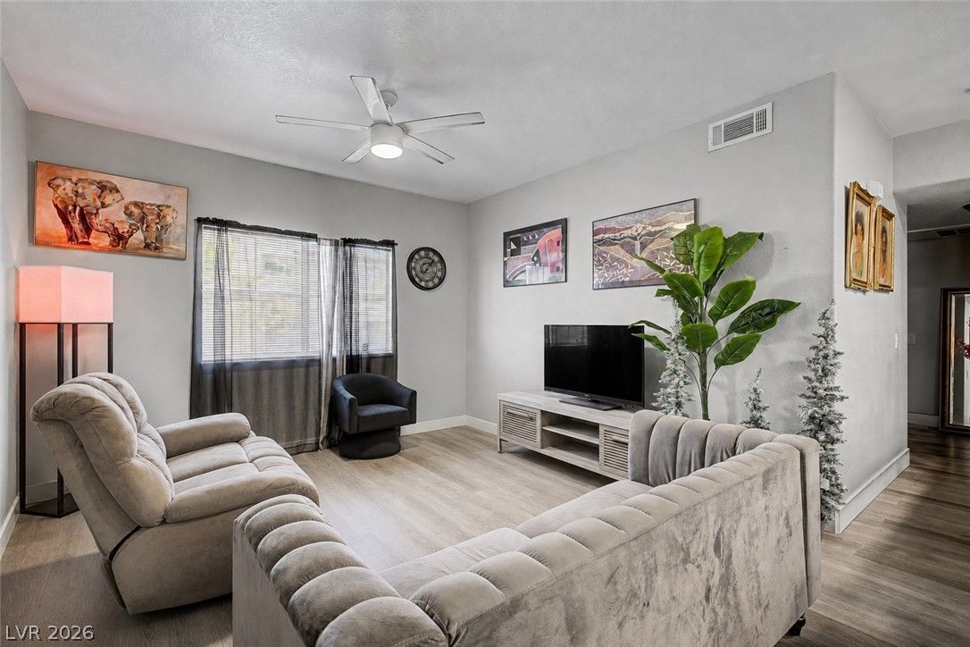3400 Cabana Drive 1083 — photo 2 of 18