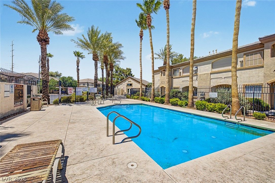 3400 Cabana Drive 1083 — photo 5 of 18