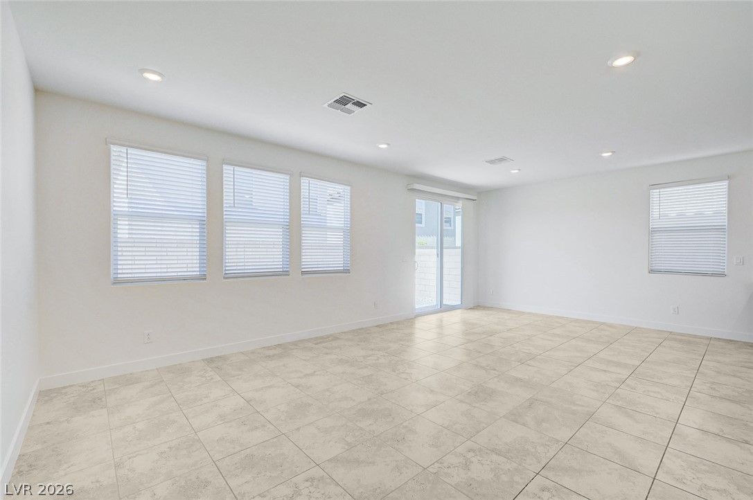 7018 Sylmar Avenue — photo 5