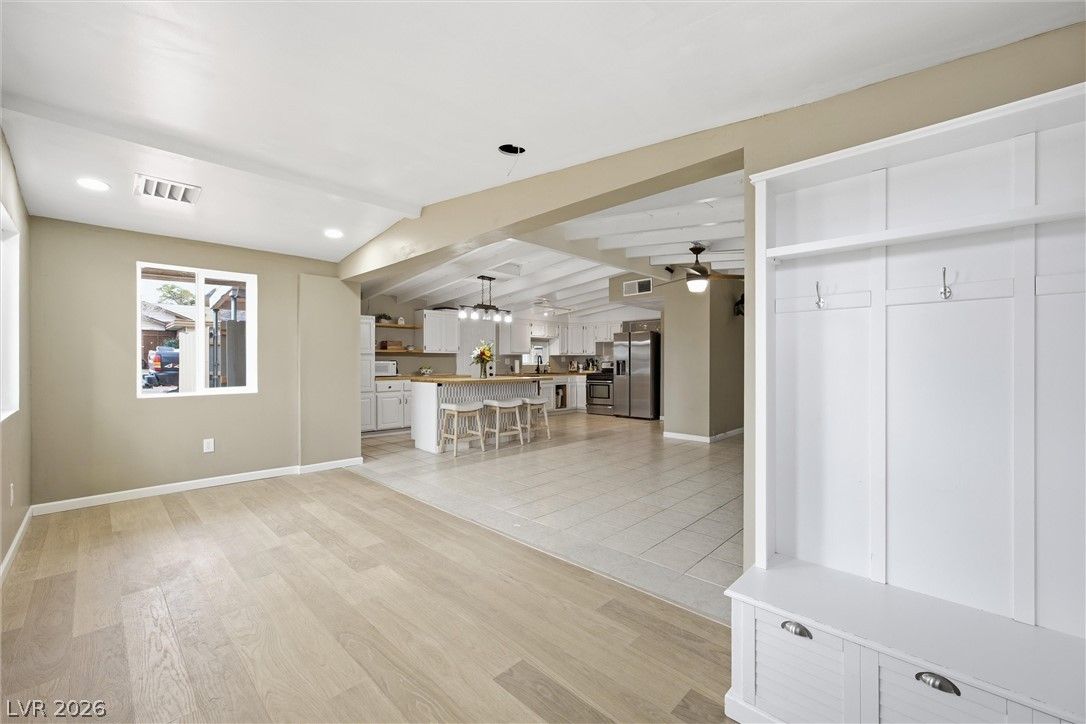 256 Hillcrest Drive — photo 3