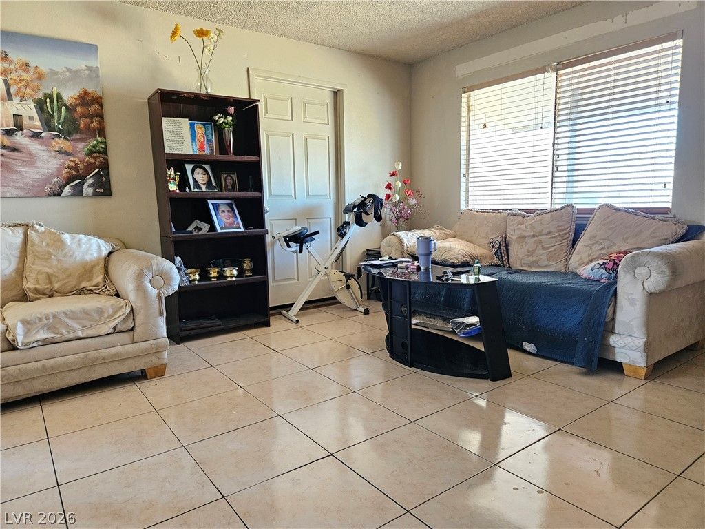 6545 Casada Way — photo 2 of 9