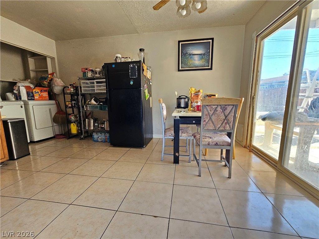 6545 Casada Way — photo 5 of 9
