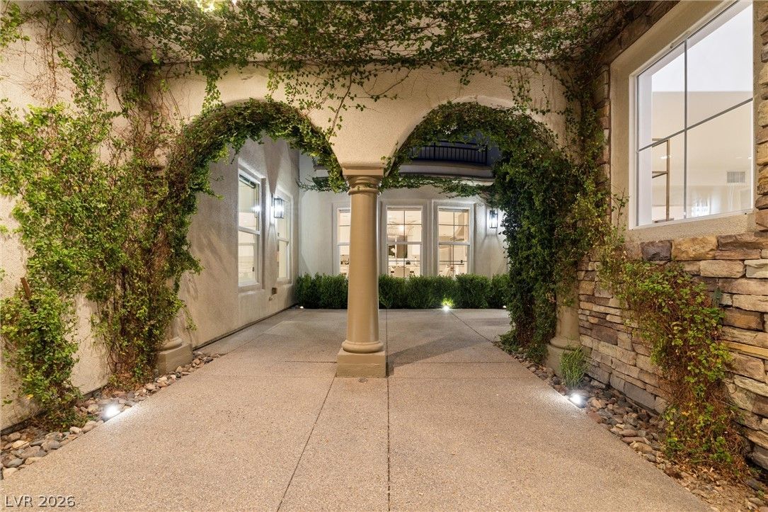 628 Coriander Canyon Court — photo 3