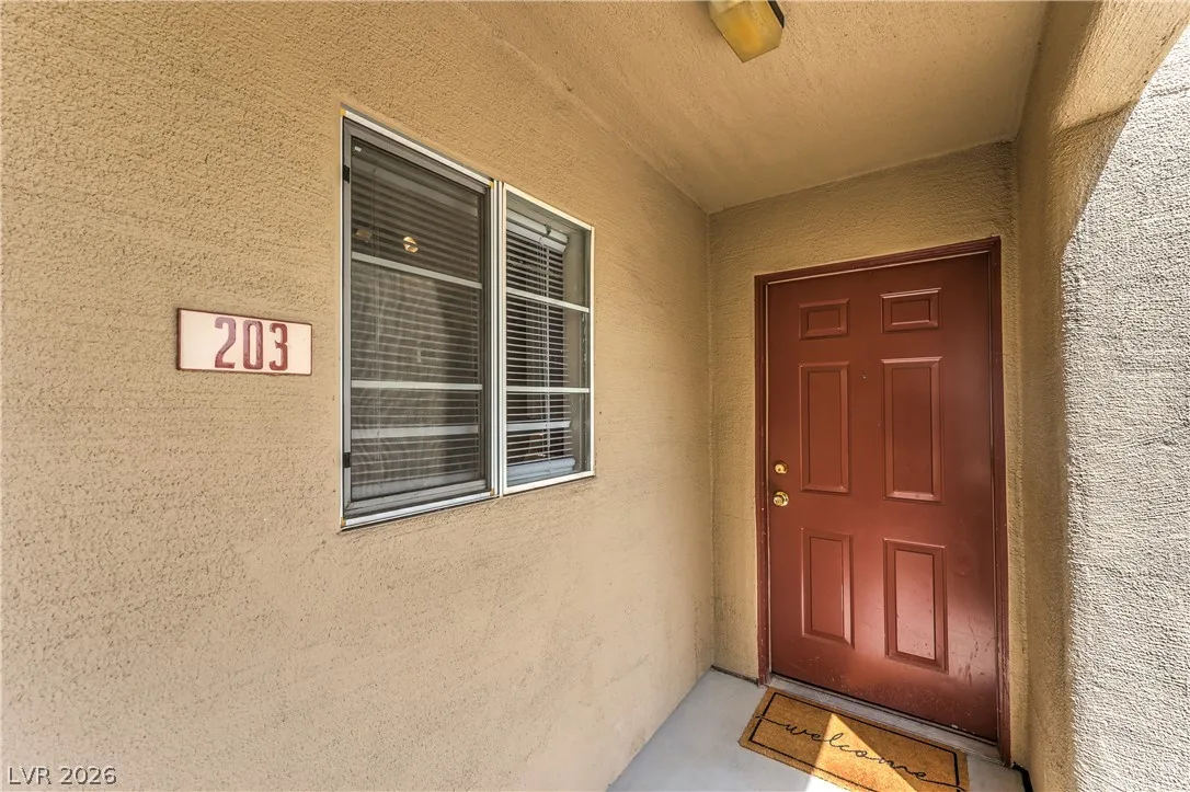1909 High Valley Court 203 — photo 2