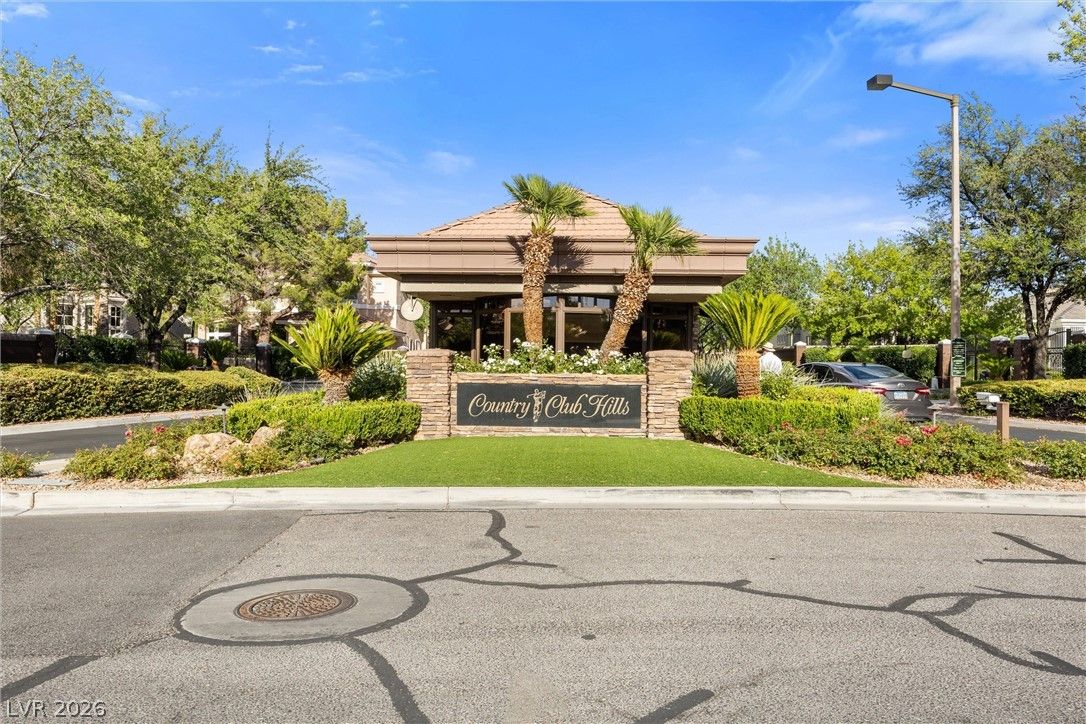 8908 Tavistock Court — photo 2