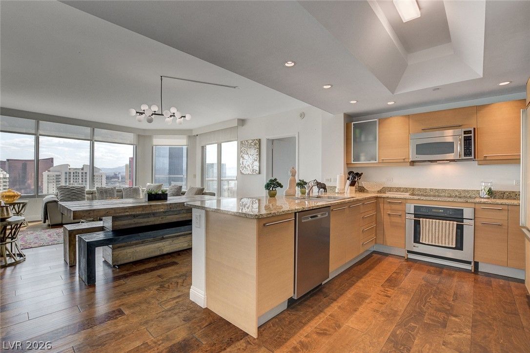 222 Karen Avenue 4101 — photo 4