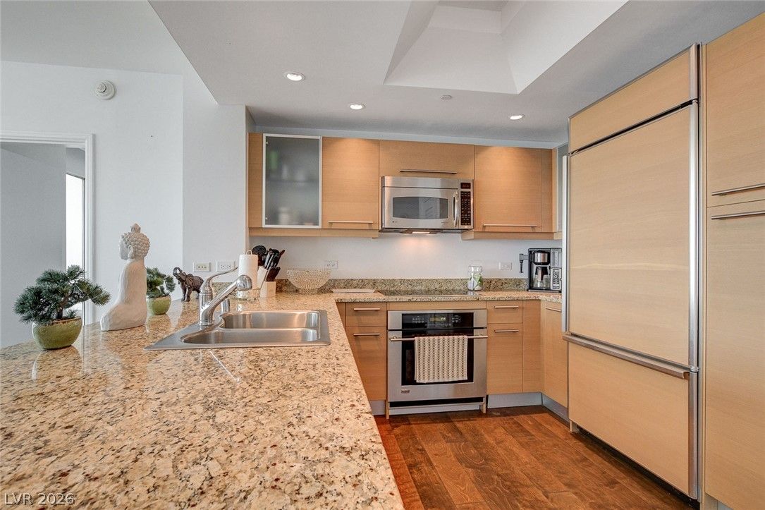 222 Karen Avenue 4101 — photo 5