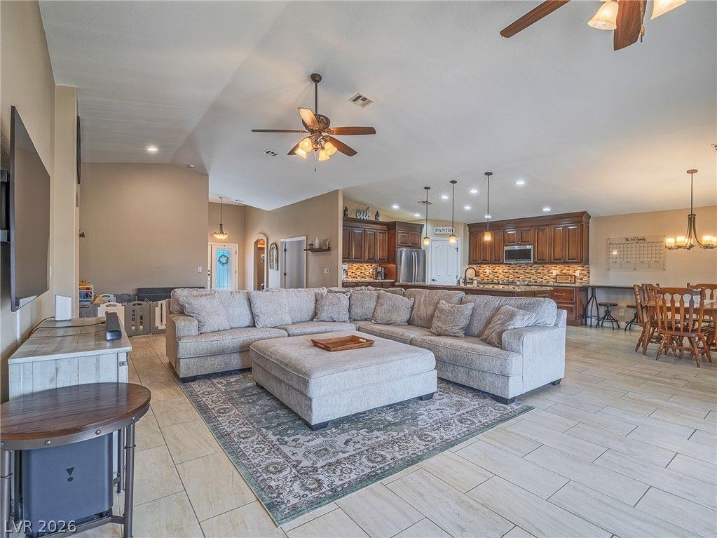 6608 Ruddock Drive — photo 4