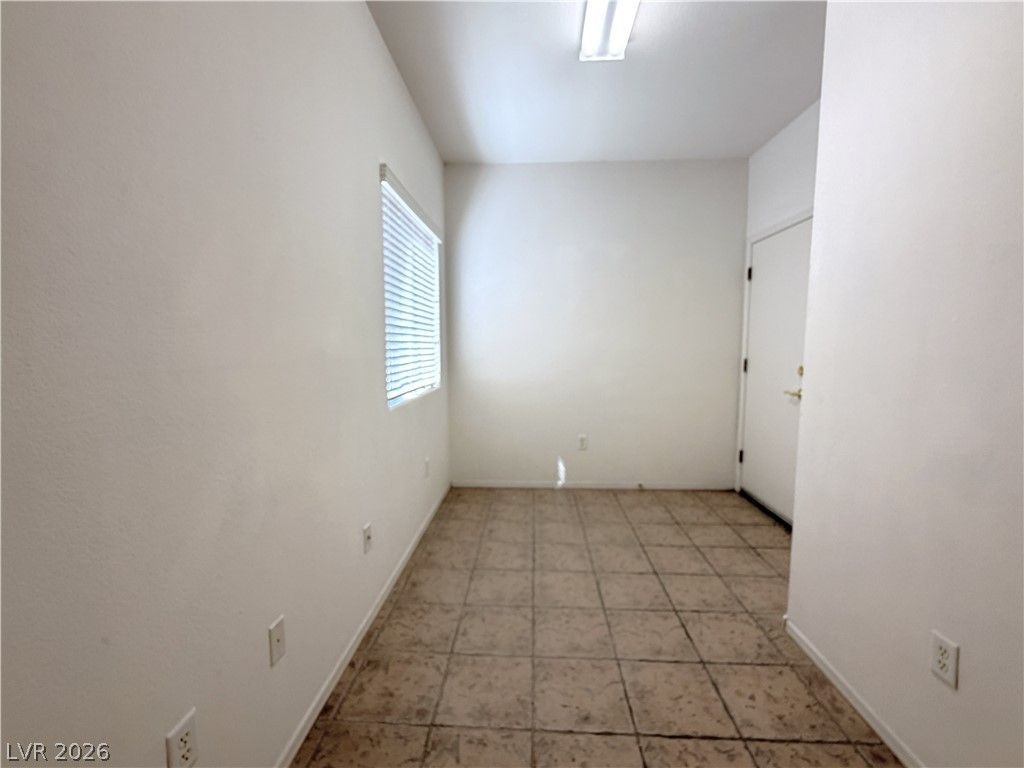 2557 Downeyville Avenue — photo 5