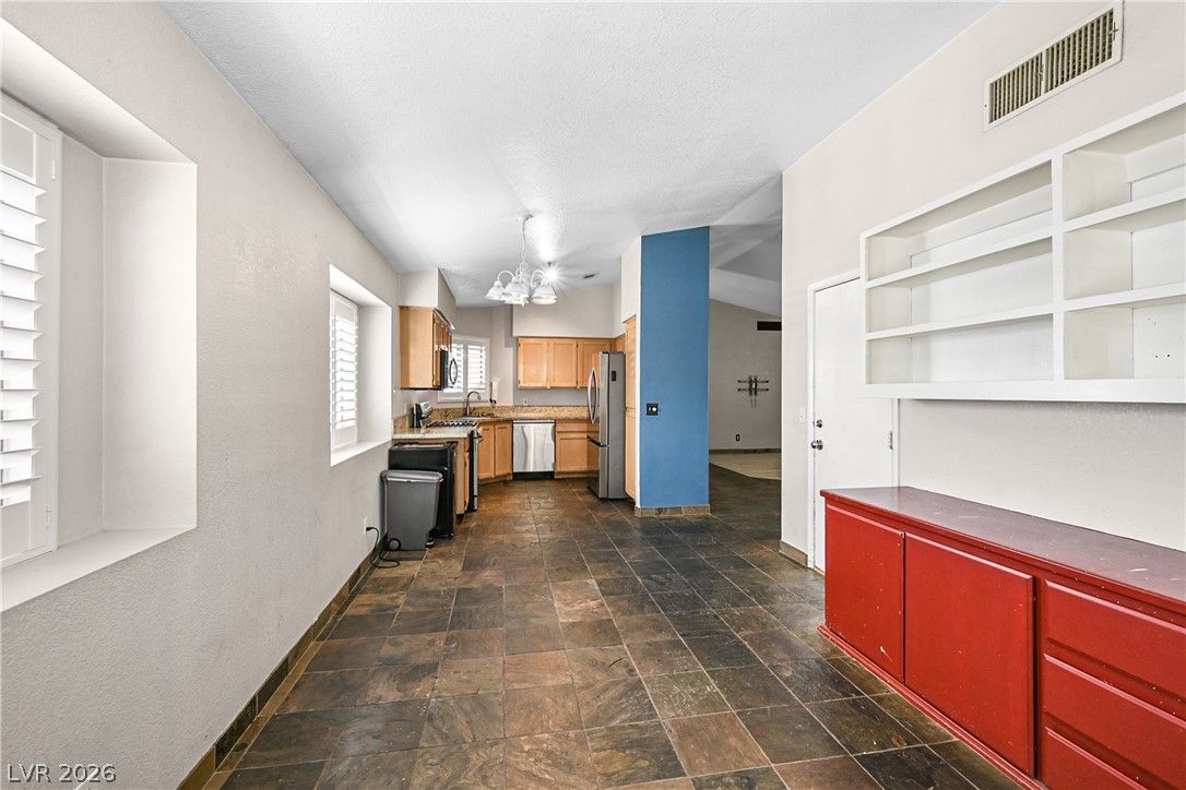 301 Lander Drive — photo 5 of 31