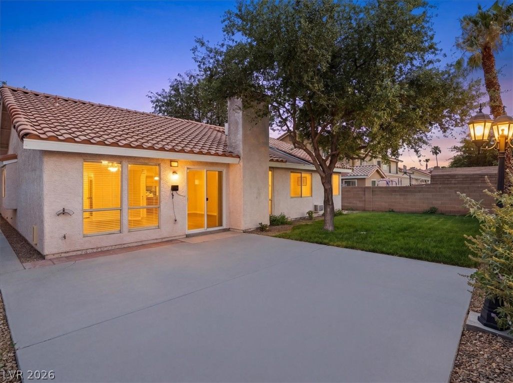 2802 Barrel Cactus Drive — photo 2