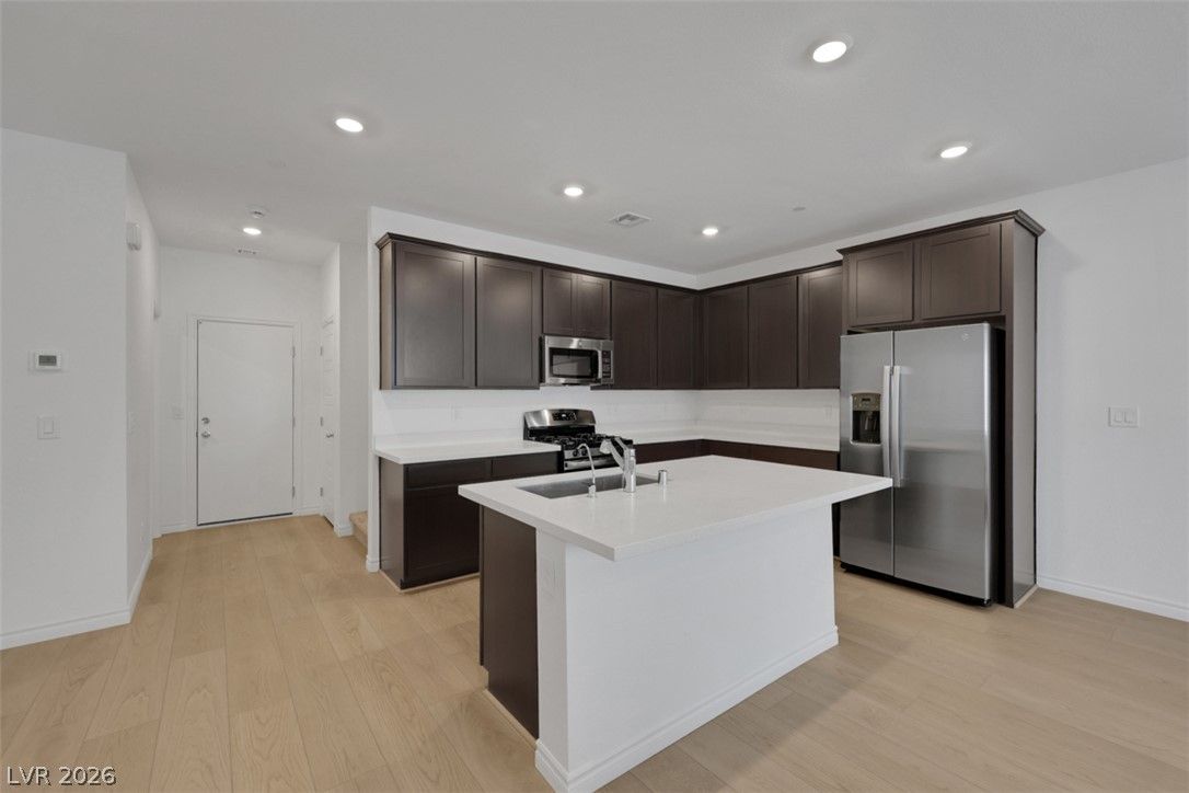 1526 Eva Crossing Place — photo 3