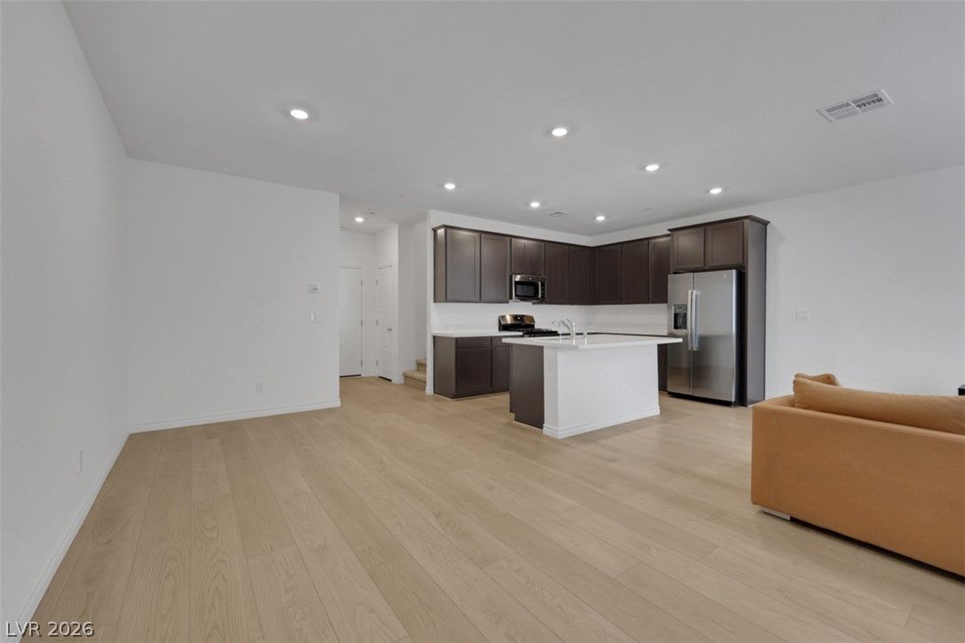 1526 Eva Crossing Place — photo 4