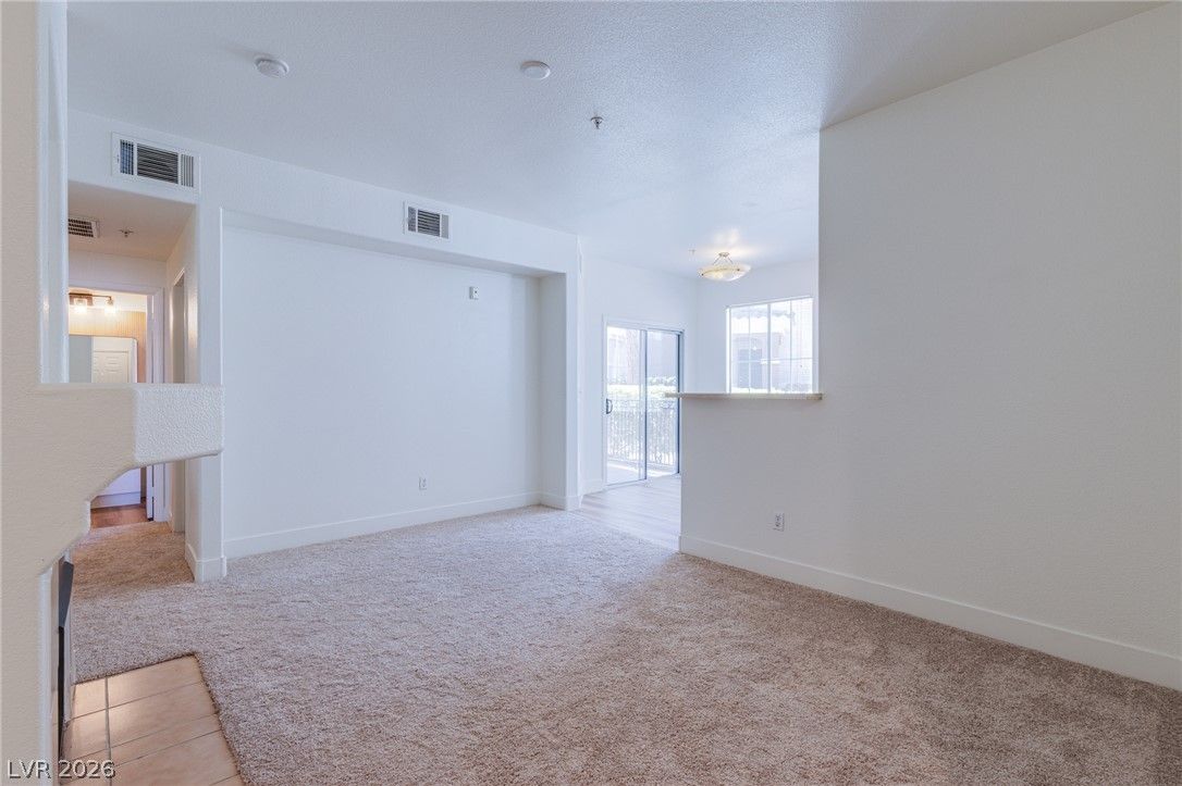 9050 West Warm Springs Road 1011 — photo 4 of 32