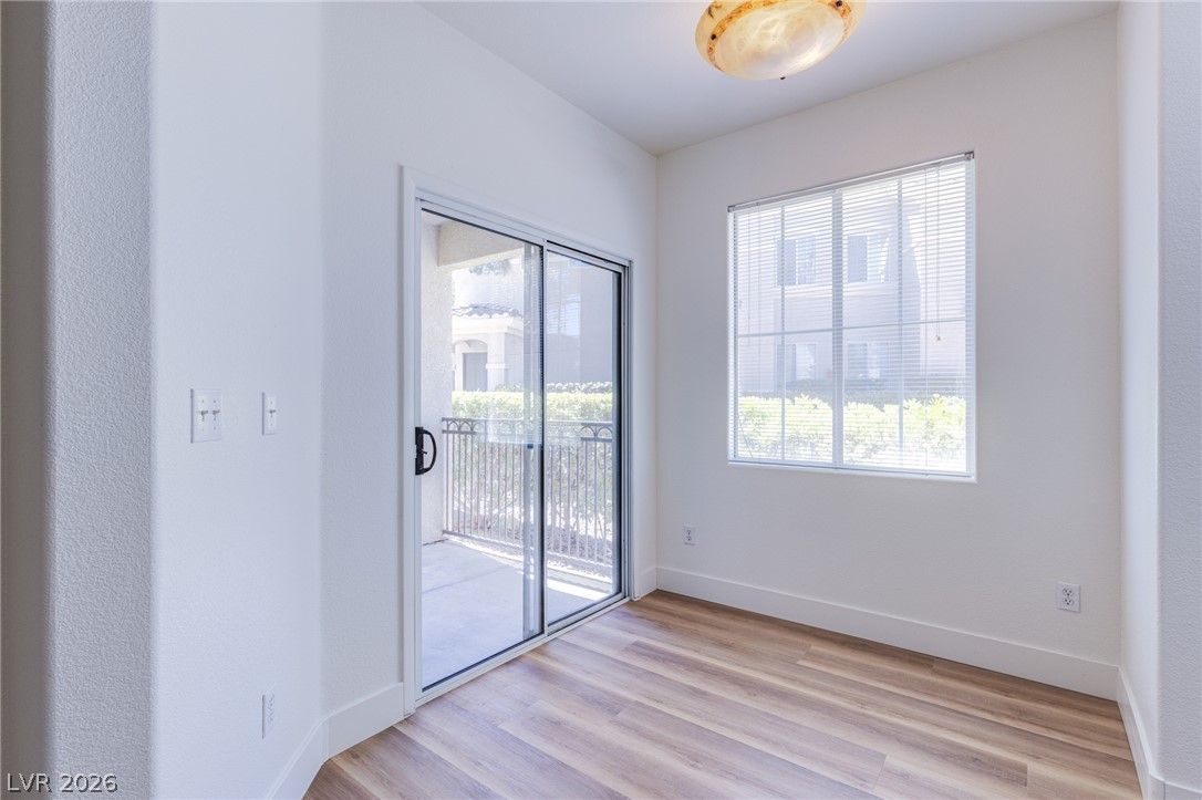 9050 West Warm Springs Road 1011 — photo 5 of 32