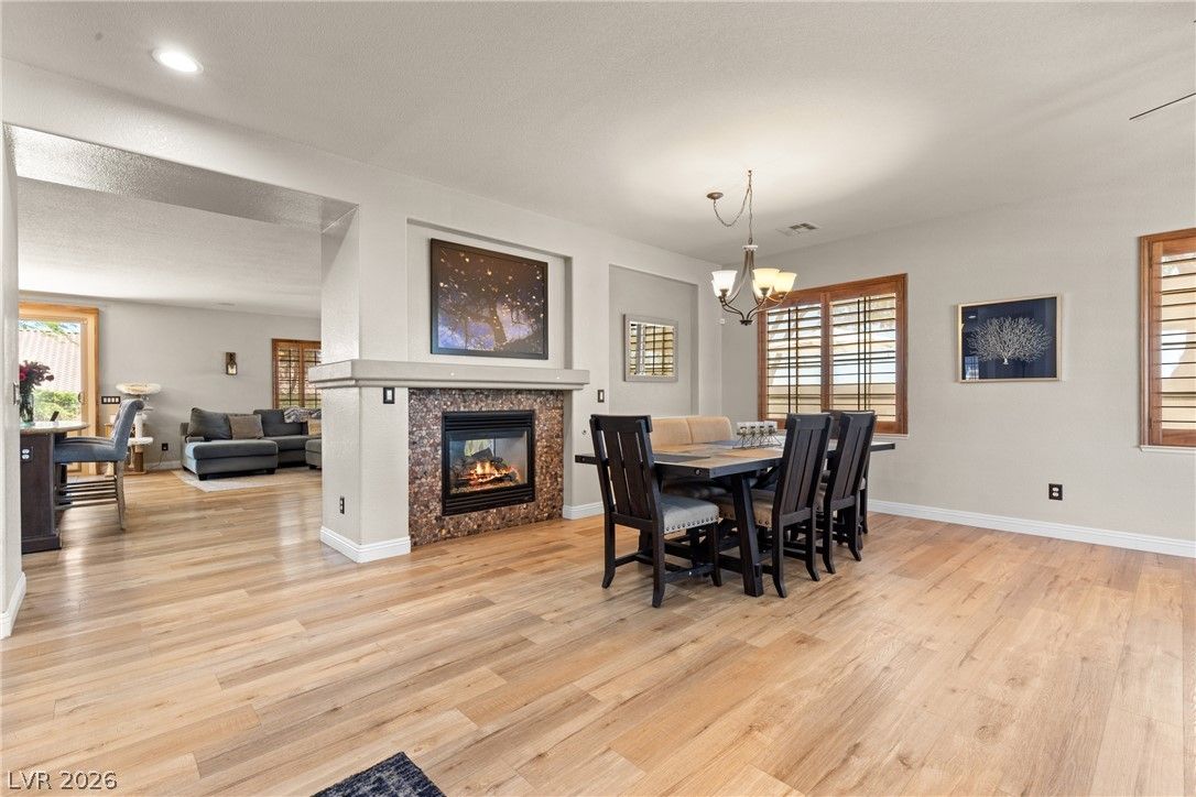 194 Glenbrook Estates Drive — photo 4 of 41