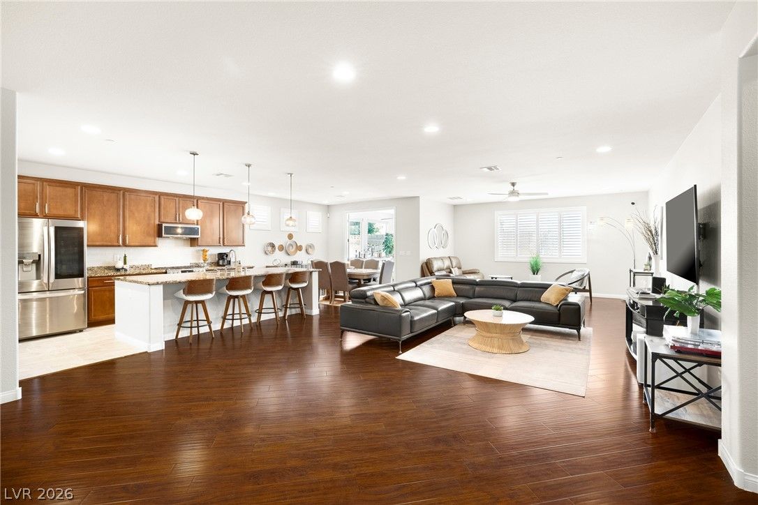 3745 Via Corso Avenue — photo 3 of 38
