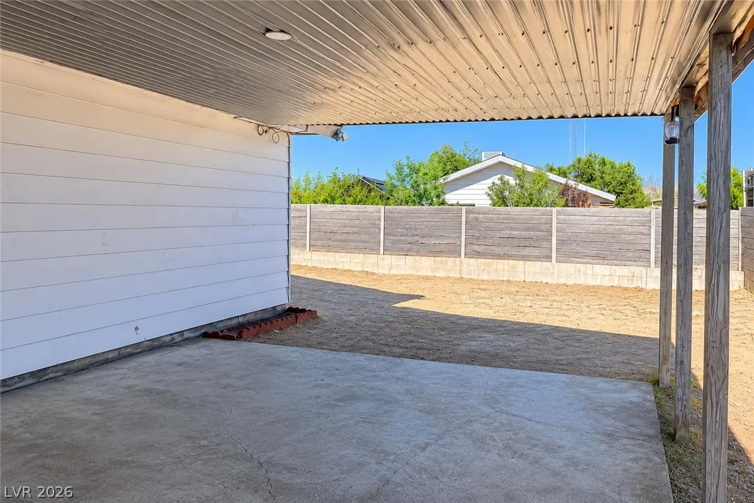 4080 Studio Street — photo 3 of 13