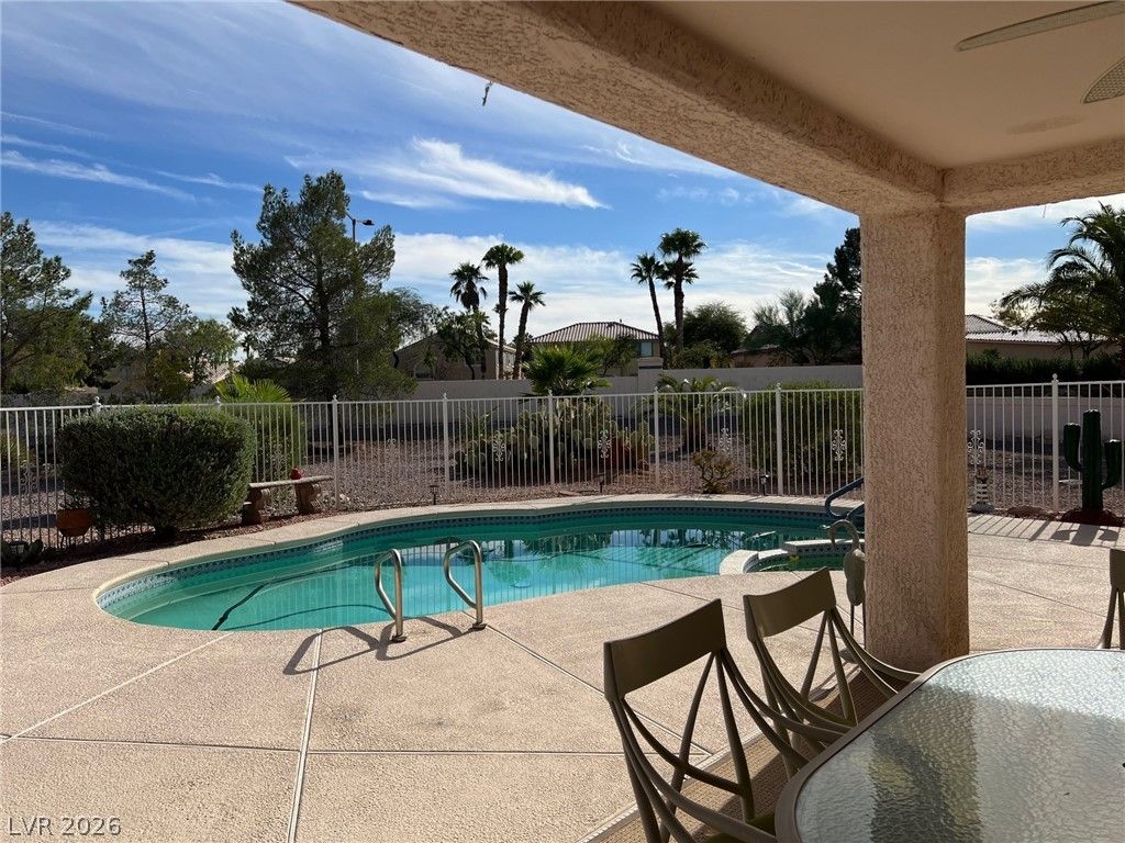 2404 Floyd Court — photo 3