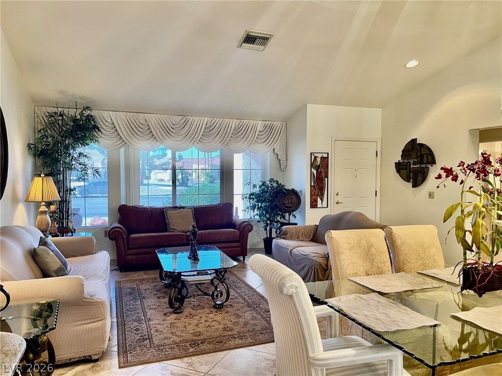 2404 Floyd Court — photo 4