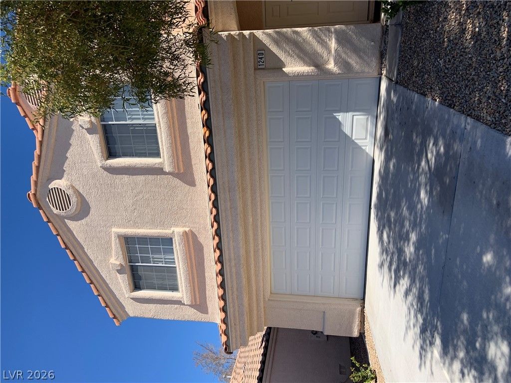 1240 Emerald Crest Street — photo 4 of 21