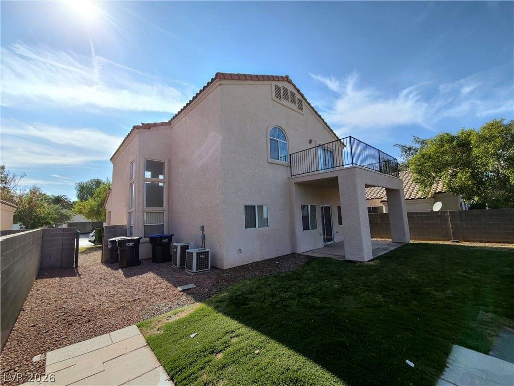 1240 Emerald Crest Street — photo 5 of 21