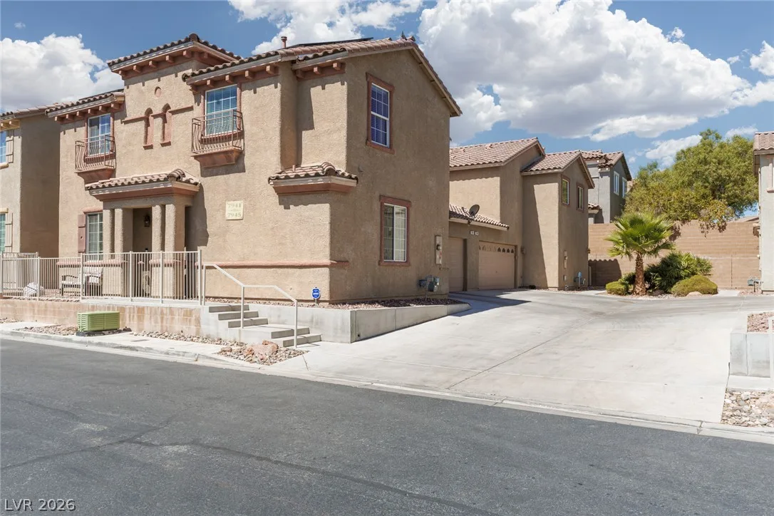 7945 Crimson Point Street — photo 4